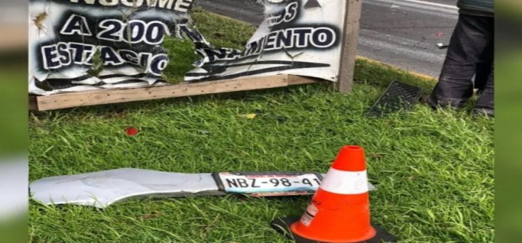 Muere motociclista tras ser embestido por un auto particular en Toluca