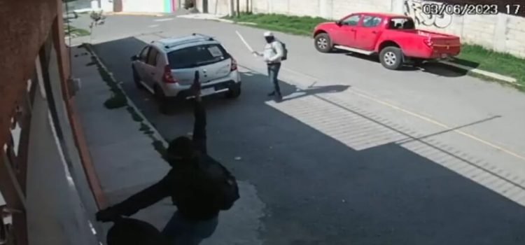 Encapuchados atacarón vehículos y domicilio en Toluca