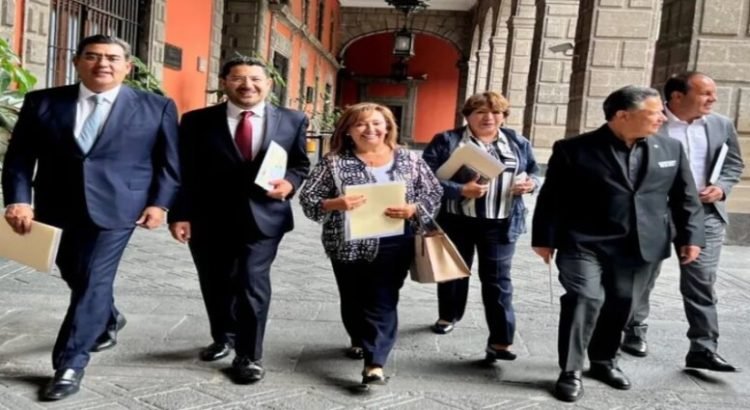 AMLO se reúne con mandatarios por agenda metropolitana