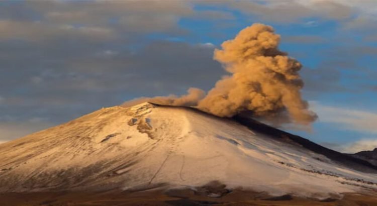 Cae ceniza del Popocatépetl en Edomex y Puebla tras 14 exhalaciones