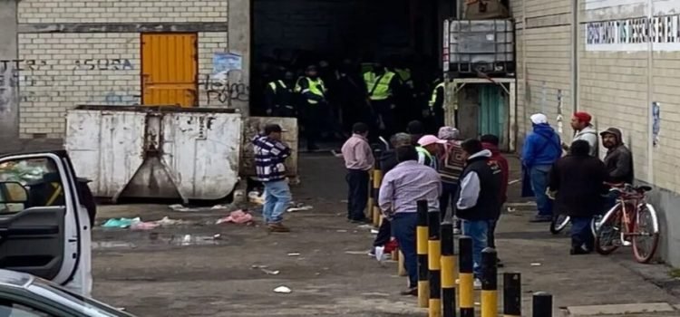 Seguridad de Central de Abastos impidió acceso a policías durante incendio en Toluca