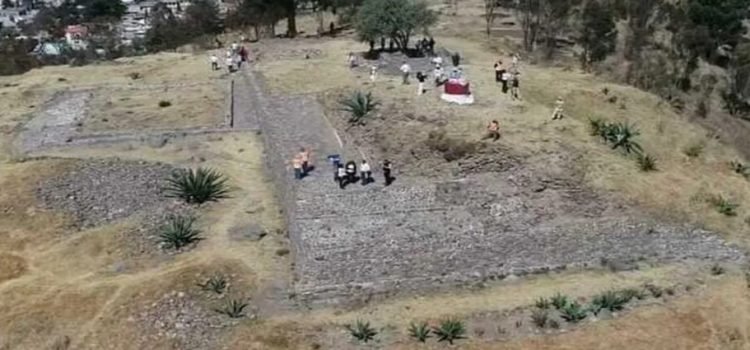 Encuentran vestigios arqueológicos prehispánicos en el Cerro del Dios Tolo en Toluca