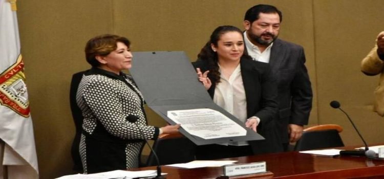 Delfina Gómez recibe constancia de mayoría como gobernadora electa