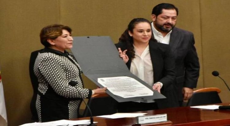 Delfina Gómez recibe constancia de mayoría como gobernadora electa
