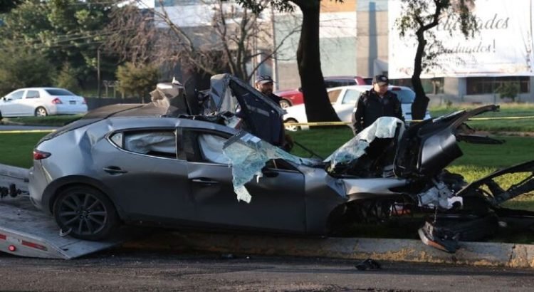 Joven murió tras deshacer su automóvil en Paseo Tollocan, Toluca