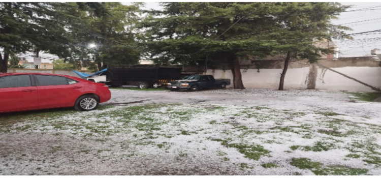 Tremenda granizada sorprendió a Toluca