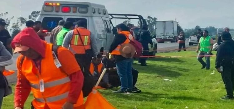 Taxista atropelló a peregrinos en Toluca; hay un muerto y 5 heridos