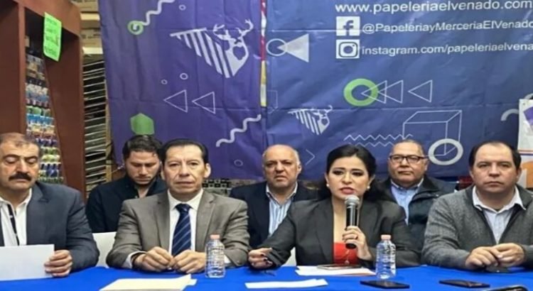 Empresarios solicitan regresar vales de útiles escolares a Edomex