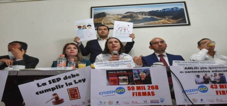 Organizaciones buscarán frenar distribución de libros de texto