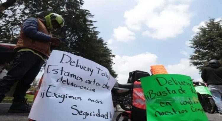 Repartidores de comida bloquearon Paseo Tollocan; exigen mayor seguridad