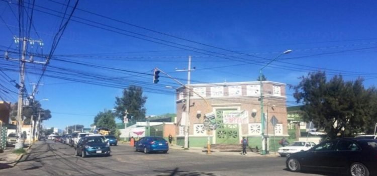 Alertan por presencia de montachoques en Heriberto Enríquez en Toluca