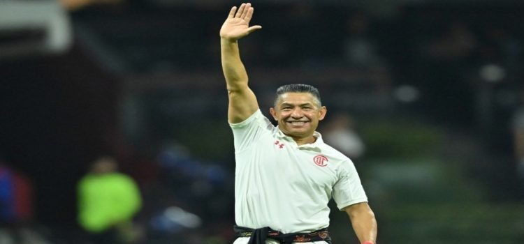 Despiden a Ignacio Ambriz del Club Toluca