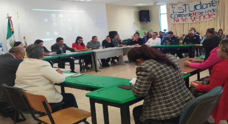 Tras paro en la UPN Toluca, acuerdan auditoria a recursos de universidades