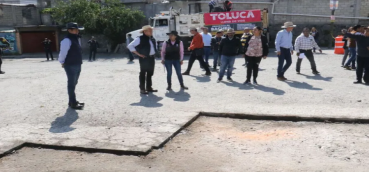 Cerrará programa de bacheo en Toluca con 450,000 metros cuadrados