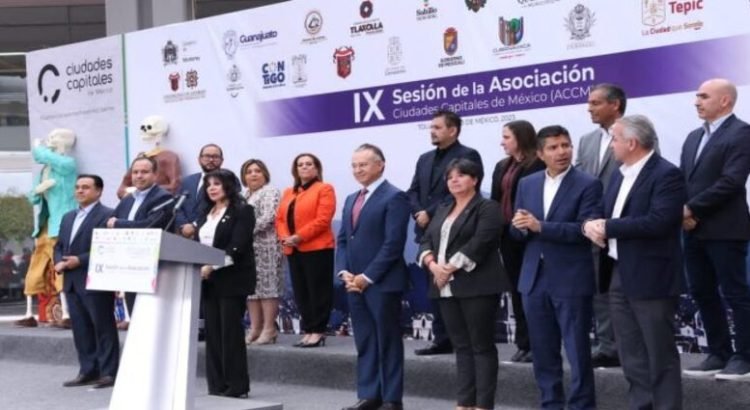 Asociación de Ciudades Capitales reconoció labor de Raymundo Martínez