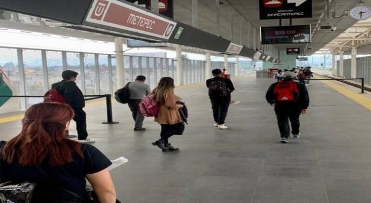 ¿Cuántas personas transporta el Tren Insurgente al día?