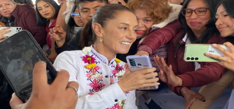 Claudia Sheinbaum se reunió con militantes y simpatizantes de Morena en Toluca