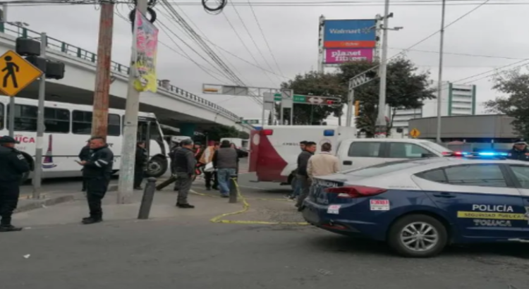 Autobús atropella y mata a mujer en Toluca; el chofer fue detenido