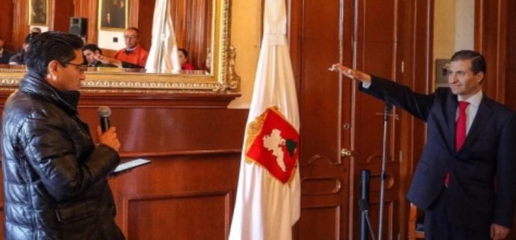 Juan Maccise toma protesta como nuevo alcalde de Toluca
