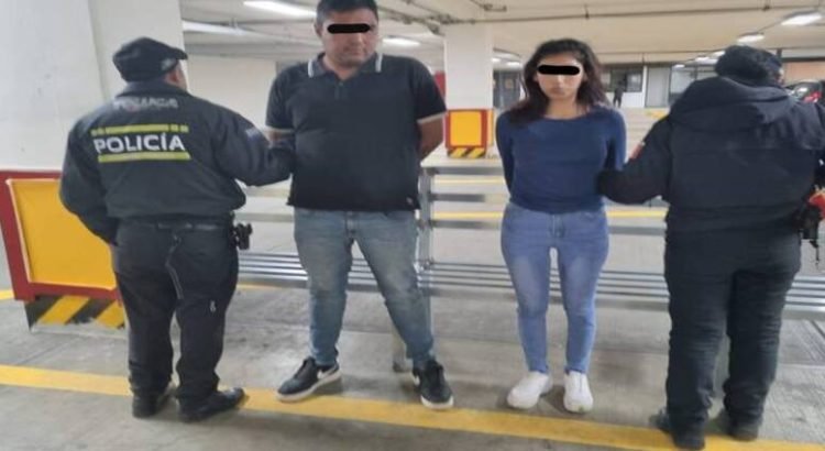 Detienen a pareja acusada de asaltar a conductor de aplicación en Toluca