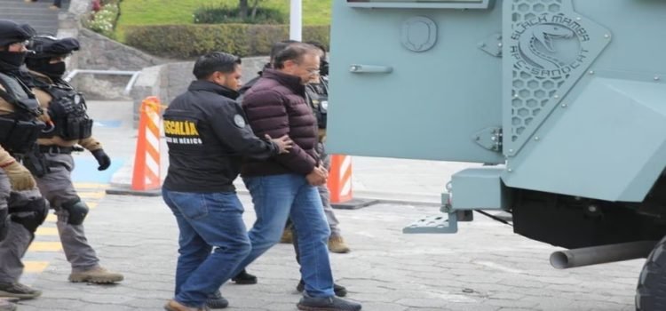 Ingresa al penal de Santiaguito exalcalde de Toluca