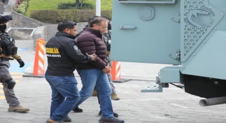 Ingresa al penal de Santiaguito exalcalde de Toluca