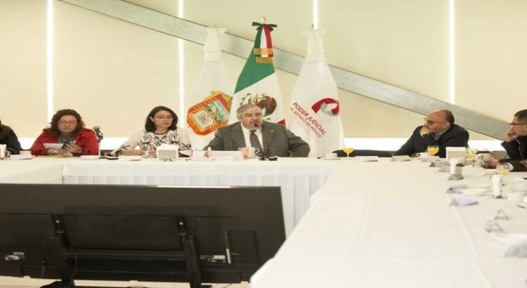 Magistrado Ricardo Sodi Cuellar y Reporteros de Toluca realizan encuentro productivo