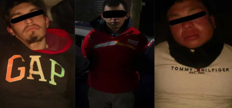 Detienen a 3 sujetos por robar OXXO en Toluca