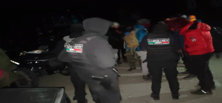 Rescatan a grupo de 11 personas en el Nevado de Toluca