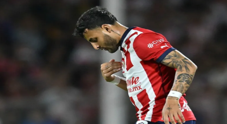 Alexis Vega a nada de firmar con el Toluca