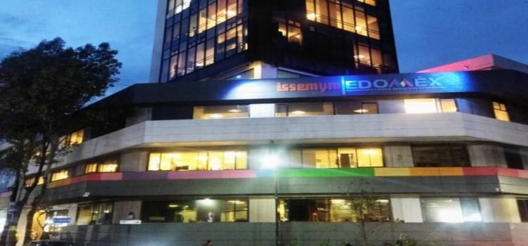 Pensionados del ISSEMyM se ampararon para evitar aumento de cuotas