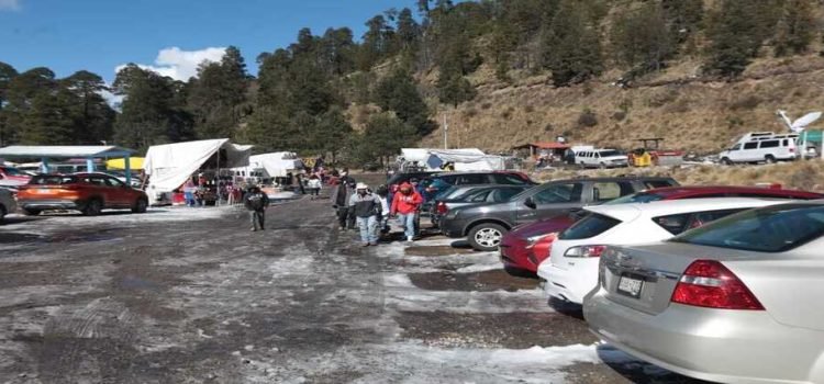 Especialistas piden implementar medidas por impacto turístico en el Nevado de Toluca