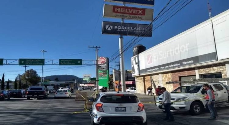 Dónde puedes reportar espectaculares en mal estado en Toluca