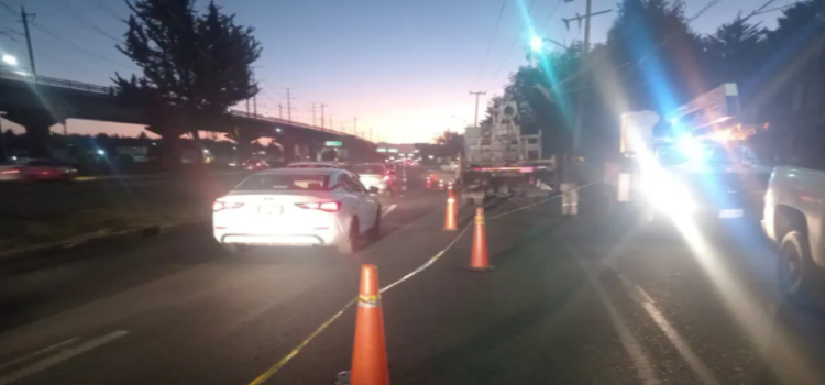 Muere conductor tras chocar contra un poste de luz en Toluca