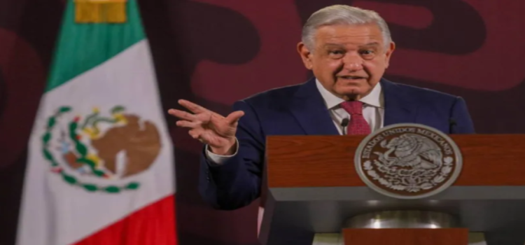 AMLO buscará que aeropuerto de Toluca sea público y quede a cargo de la SEMAR