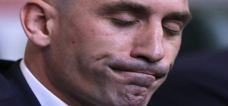 Fiscalía pide 2 años y medio de cárcel para Luis Rubiales Fiscalía pide 2 años y medio de cárcel para Luis Rubiales