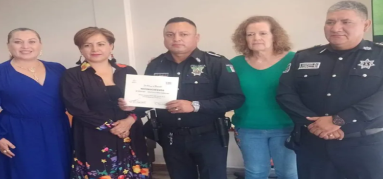 Patronato de Toluca Reconoce a elementos policiales ejemplares