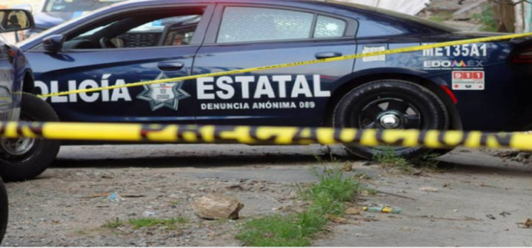 Motosicarios acribillan a 2 hombres y dejan a otro herido en Toluca