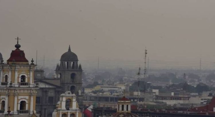 Piden el uso de cubre-bocas en Toluca por contaminación