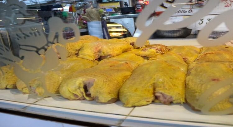 Pollo contaminado habría llegado a pollerías de Toluca y Zinacantepec