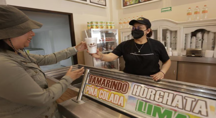 Incrementa un 50% la venta de helados y aguas frescas en Toluca debido al intenso calor