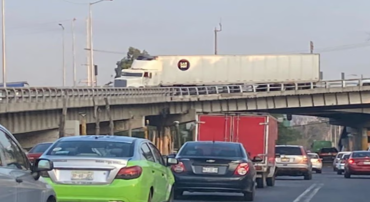 Implementan dispositivo de ordenamiento vial en Toluca