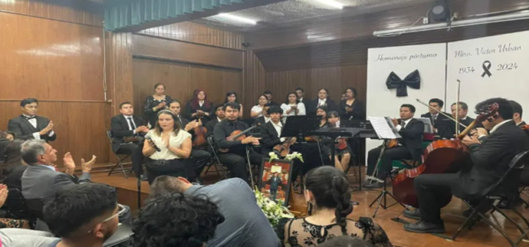 Homenajean a Víctor Urbán en Escuela de Bellas Artes de Toluca