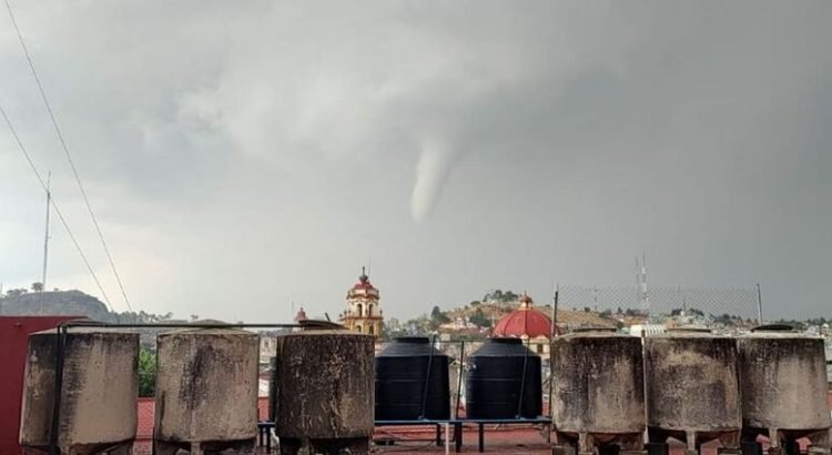 Fuertes lluvias y tornado deja 2 personas fallecidas en Toluca