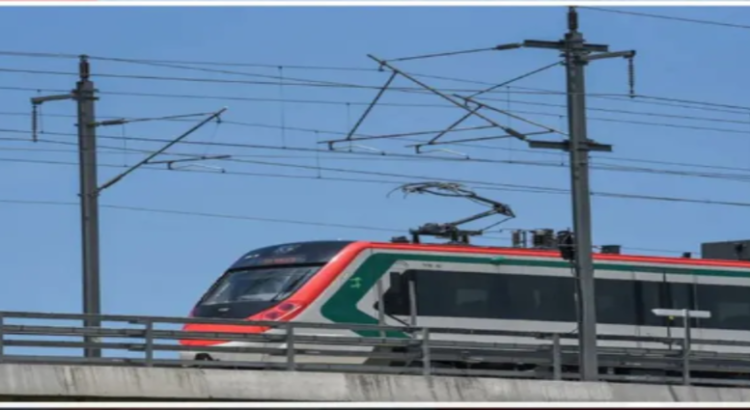 Retraso en Tren México-Toluca fue debido a derechos de vía: SICT