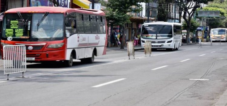 Carril para camiones se delimitará con bolardos en Toluca