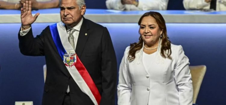 José Raúl Mulino asume la presidencia de Panamá con promesas de transformación económica y social José Raúl Mulino asume la presidencia de Panamá con promesas de transformación económica y social