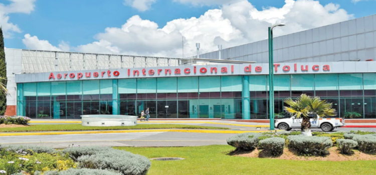 Aeropuerto de Toluca cancela vuelos por huracán Beryl