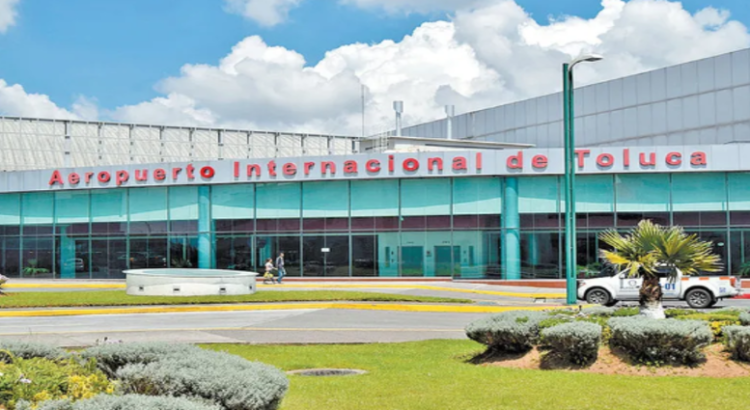 Aeropuerto de Toluca cancela vuelos por huracán Beryl