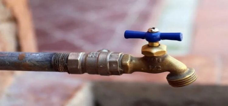 Clausuran 6,000 tomas clandestinas de agua potable en Toluca
